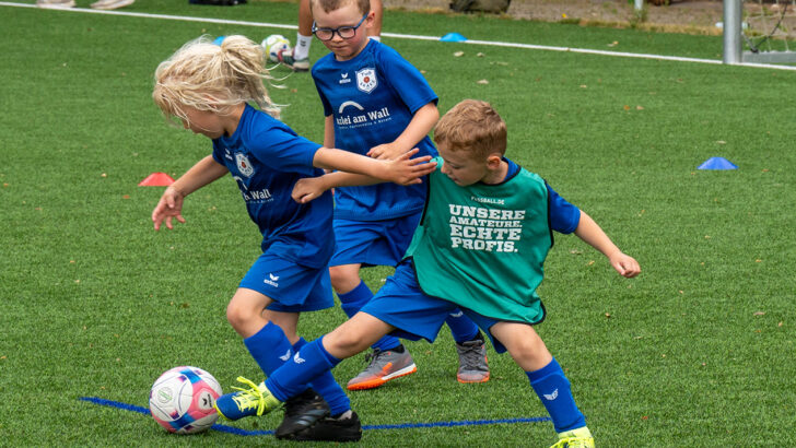 „Schloss-Cup“ – TuS-Brake-Jugendfußball begeistert